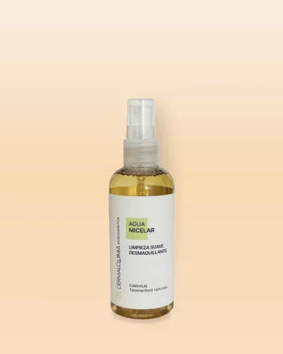 Agua micelar para limpieza facial suave